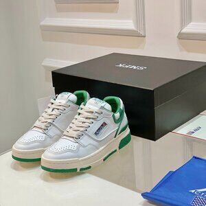 Autry CLC Leather Low-Top Sneakers